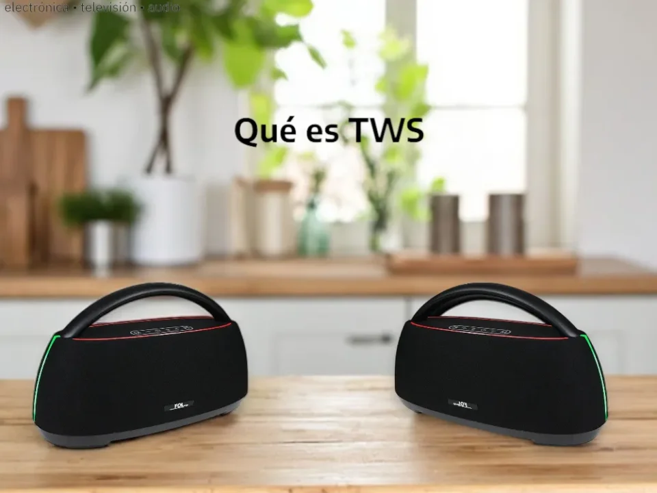 Bocinas FOL con tecnología TWS mostrando conexión estéreo inalámbrica en ambiente de cocina