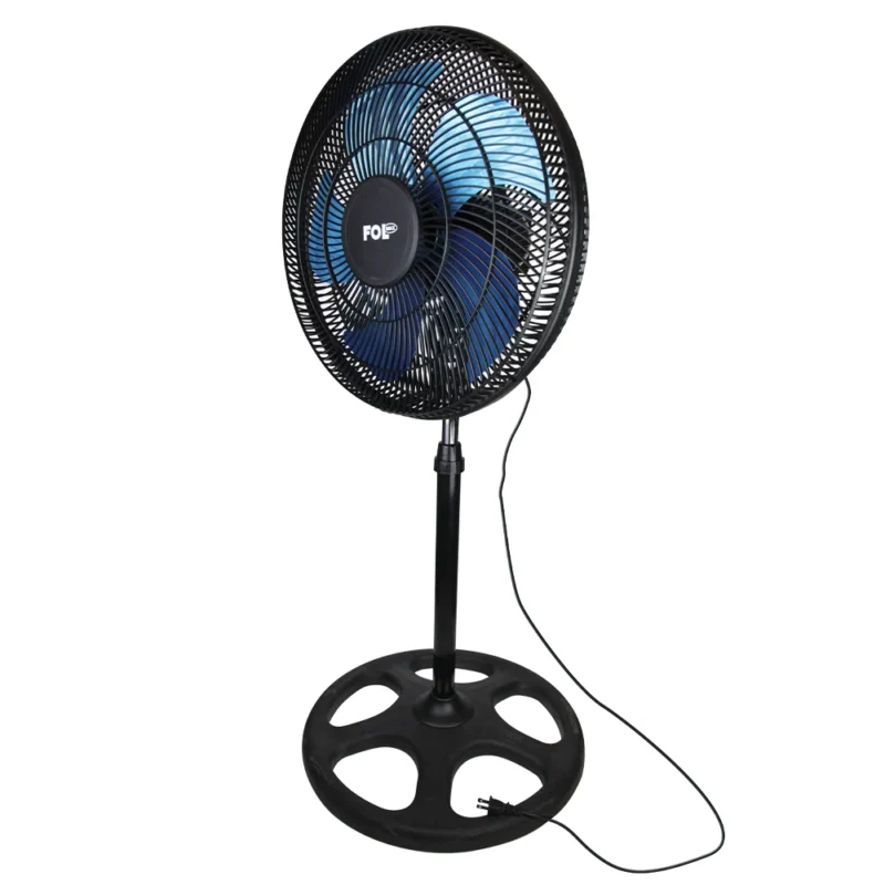 Detalle de las 5 aspas metálicas del ventilador FOL FF-1805